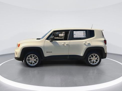 Used 2023 Jeep Renegade Latitude AWD/4WD image 5