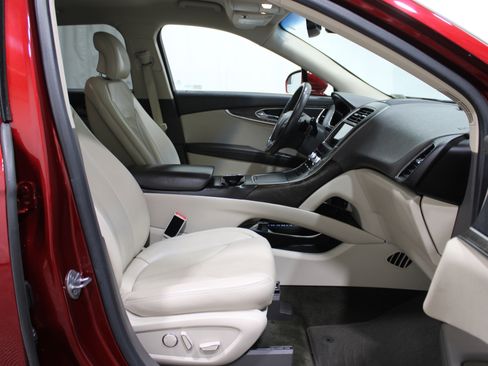 Used 2016 Lincoln MKX Select w/ Climate Package image 28