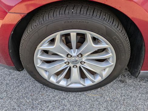 Used 2013 Ford Taurus Limited image 10