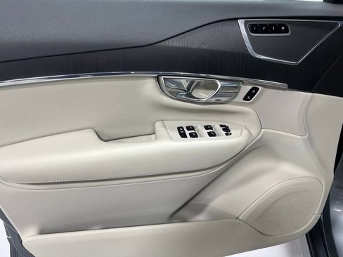 Used 2020 Volvo XC90 T6 Momentum w/ Protection Package image 18