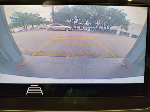 Used 2020 Chevrolet Malibu LS FWD image 4