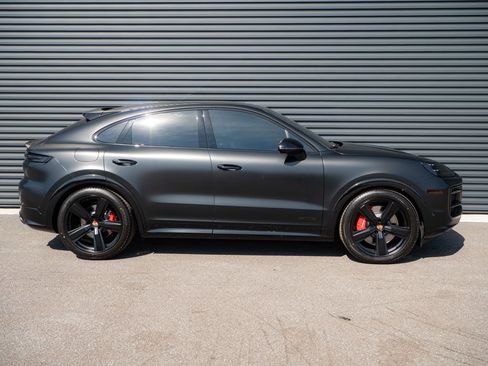 Certified 2026 Porsche Cayenne GTS image 28