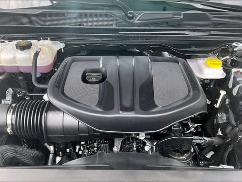 Used 2026 RAM 1500 Laramie AWD/4WD image 9