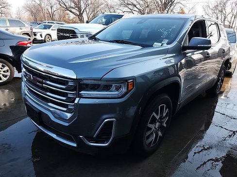 Used 2022 GMC Acadia SLE image 2