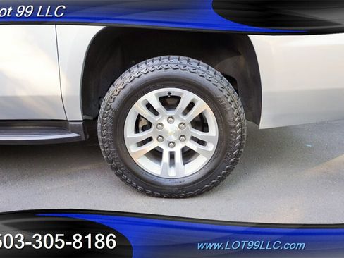 Used 2018 Chevrolet Suburban LT AWD/4WD image 38
