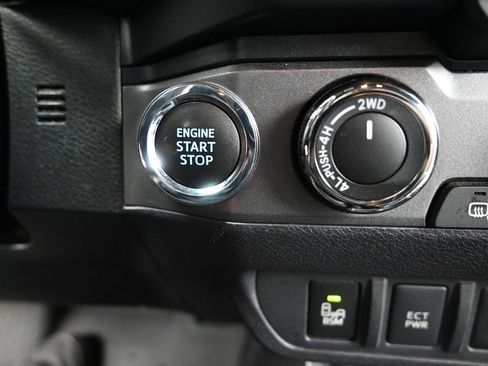 Used 2020 Toyota Tacoma TRD Sport image 23