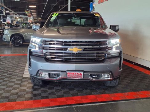 Used 2021 Chevrolet Silverado 1500 High Country w/ Technology Package AWD/4WD image 3