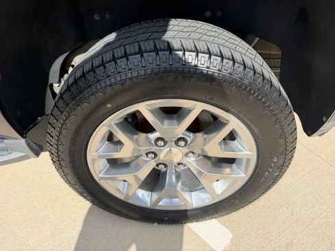 Used 2017 Chevrolet Suburban LT AWD/4WD image 8