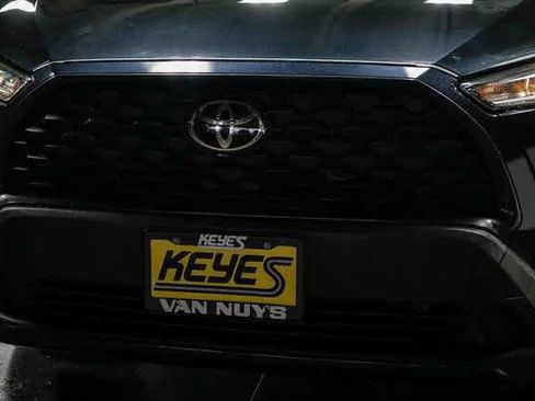 Certified 2022 Toyota Corolla Cross LE image 8