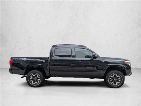 Used 2022 Toyota Tacoma SR AWD/4WD image 4