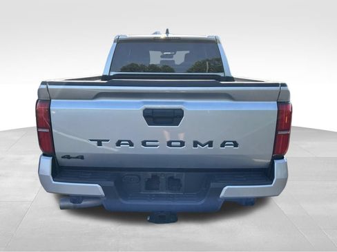 Used 2024 Toyota Tacoma TRD Sport AWD/4WD image 4