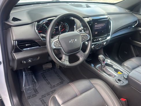 Used 2023 Chevrolet Traverse RS AWD/4WD image 10
