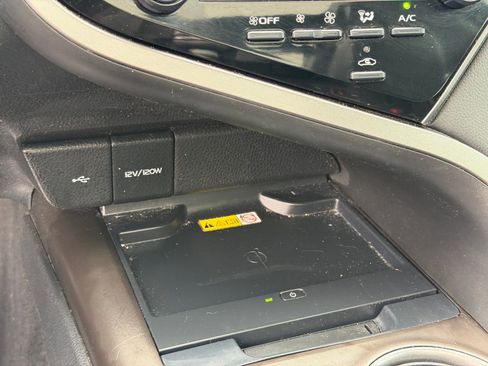 Used 2022 Toyota Camry XSE w/ Navigation Package image 24