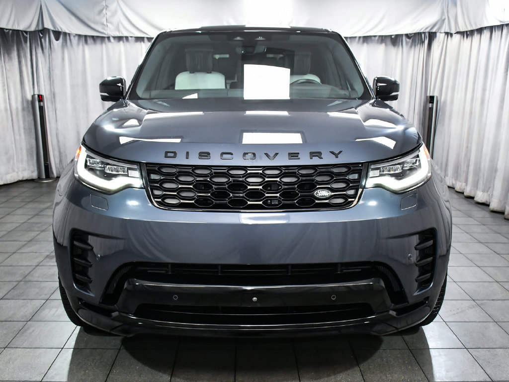 Used 2024 Land Rover Discovery Dynamic SE AWD/4WD image 2