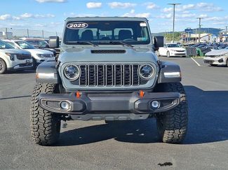 Used 2026 Jeep Gladiator Mojave AWD/4WD video 2