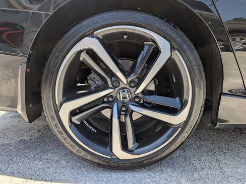 Used 2018 Honda Accord Sport image 6