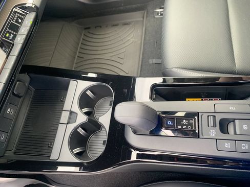 New 2027 Toyota Prius XLE AWD/4WD image 23