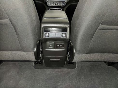 Used 2022 GMC Acadia SLE w/ Driver Convenience Package image 34