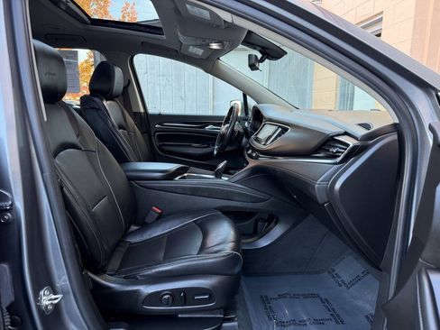 Used 2019 Buick Enclave Avenir image 27