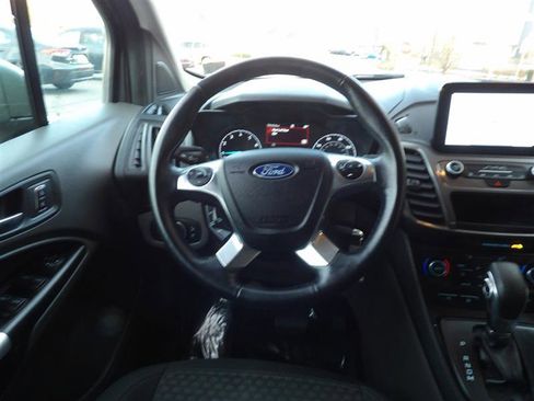 Used 2022 Ford Transit Connect XLT image 17