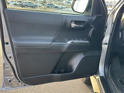 Used 2021 Toyota Tacoma TRD Off-Road image 14