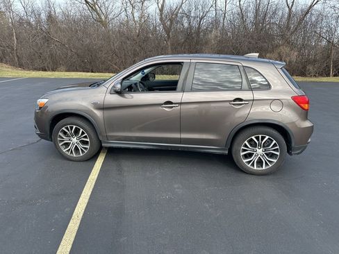 Used 2019 Mitsubishi Outlander Sport ES image 2
