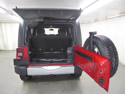 Used 2014 Jeep Wrangler Unlimited Sahara AWD/4WD image 30