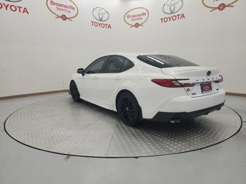 Used 2025 Toyota Camry SE FWD image 6