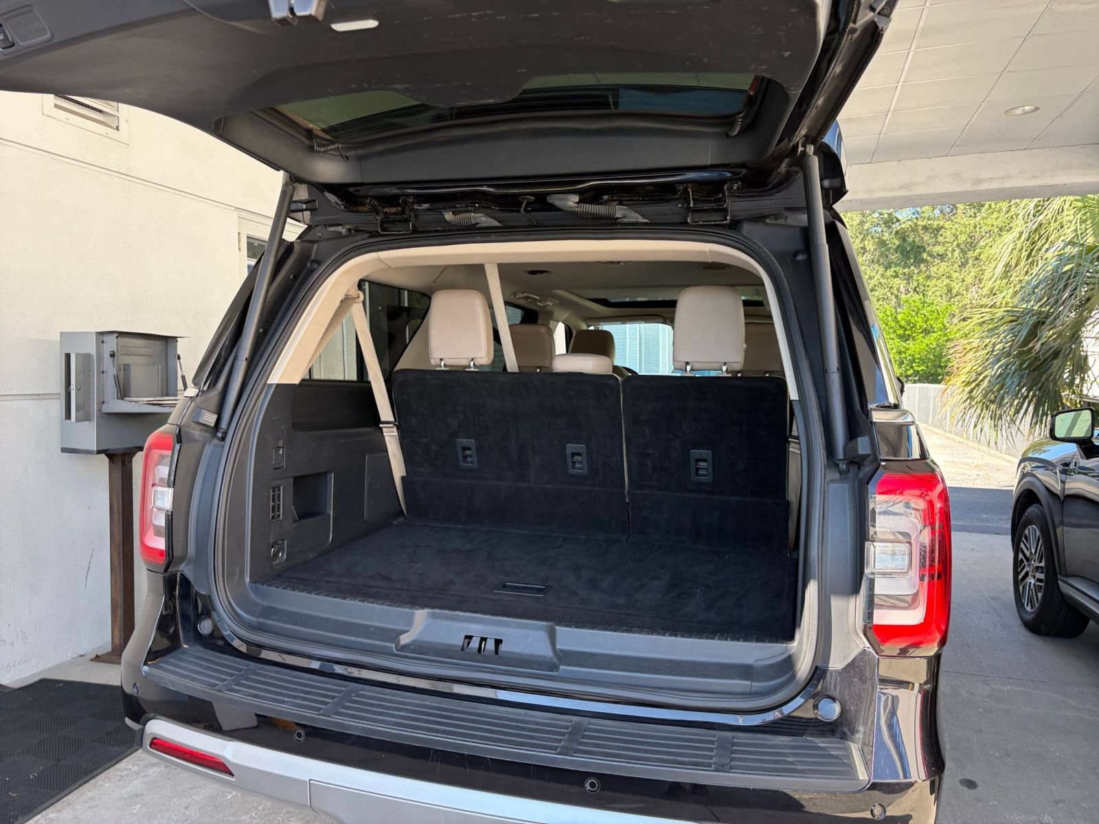 Used 2024 Ford Expedition Max Limited RWD image 34