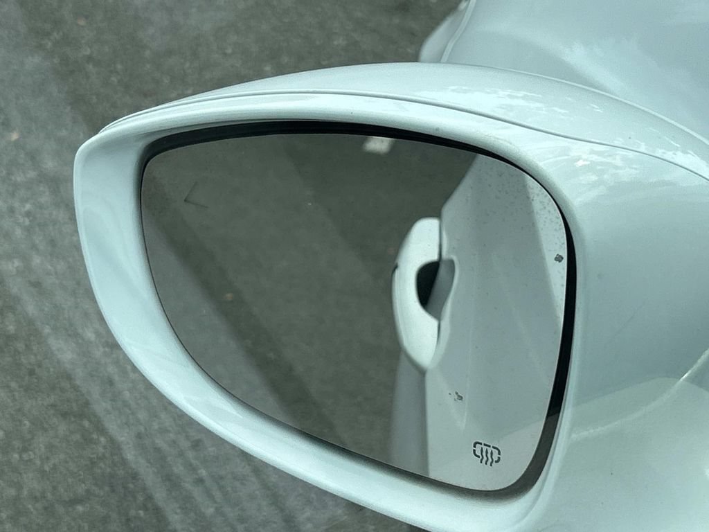 Used 2022 Chrysler Pacifica Touring-L FWD image 20
