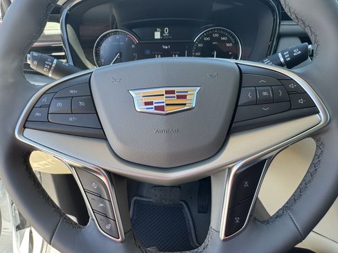 New 2025 Cadillac XT5 Premium Luxury image 32