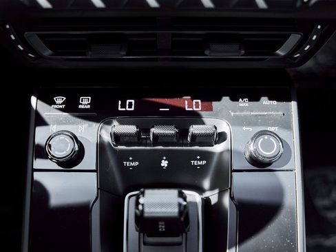 Used 2022 Porsche 911 Carrera 4 GTS w/ Premium Package image 64