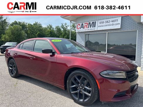 Used 2019 Dodge Charger SXT w/ Blacktop Package RWD image 1