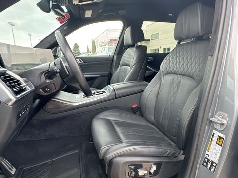 Used 2025 BMW X7 M60i image 20