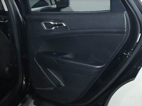 Used 2025 Kia Sportage LX image 33