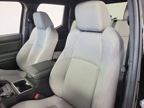 Used 2025 Toyota Tacoma SR5 AWD/4WD image 20