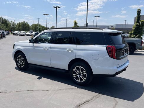 Used 2025 Ford Expedition Active AWD/4WD image 11