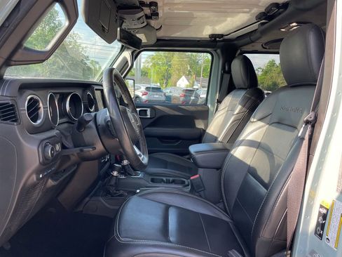 Used 2023 Jeep Wrangler Unlimited Sahara w/ Cold Weather Group image 10