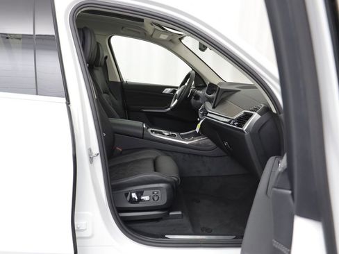 New 2026 BMW X7 xDrive40i AWD/4WD image 21