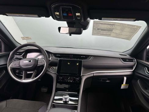 New 2025 Jeep Grand Cherokee L Laredo image 23