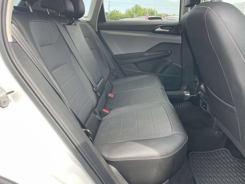 Certified 2023 Volkswagen Taos SE w/ Black Wheel Package FWD image 10