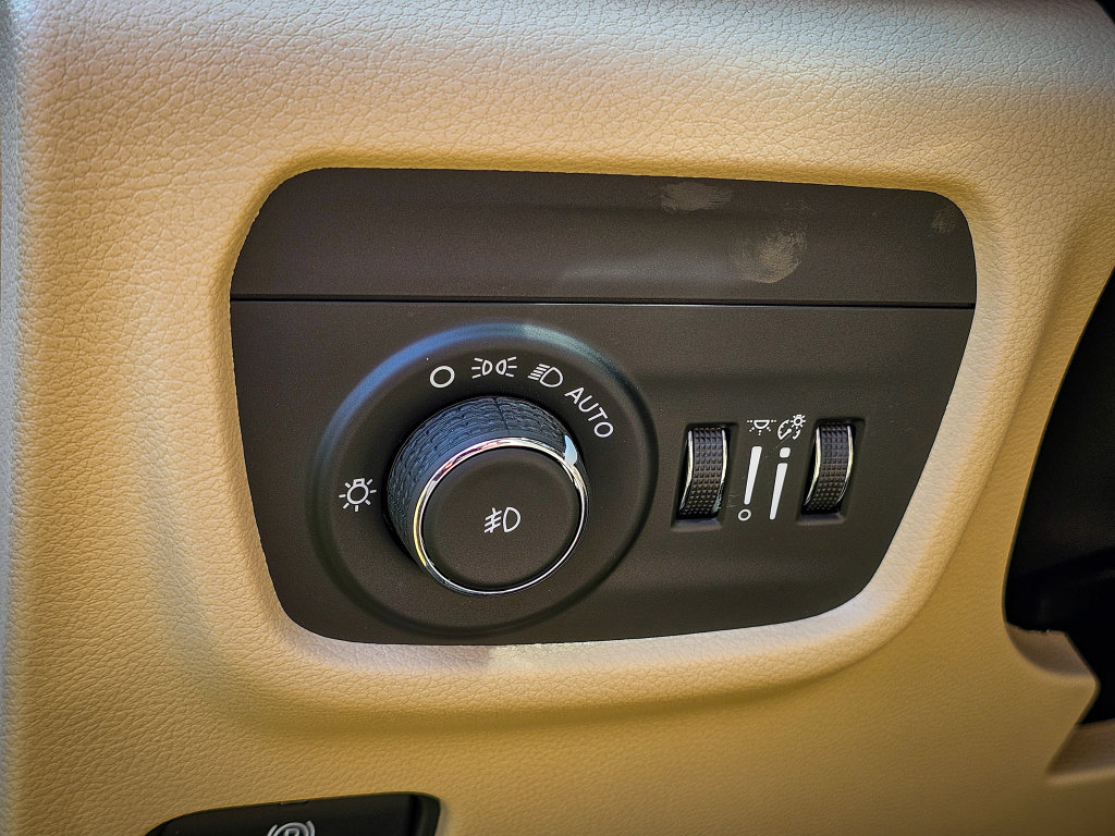 New 2026 Jeep Grand Cherokee Limited AWD/4WD image 14