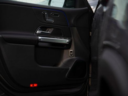 New 2026 Mercedes-Benz GLB 250 GLB 250 image 9