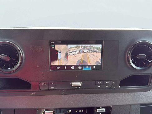 Used 2022 Mercedes-Benz Sprinter 1500 image 14