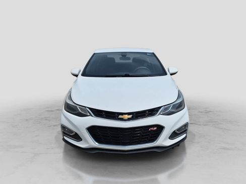 Used 2017 Chevrolet Cruze LT w/ Convenience Package FWD image 3