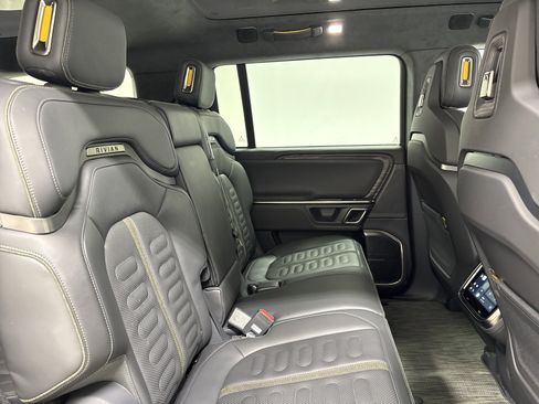 Used 2022 Rivian R1S Launch Edition image 23