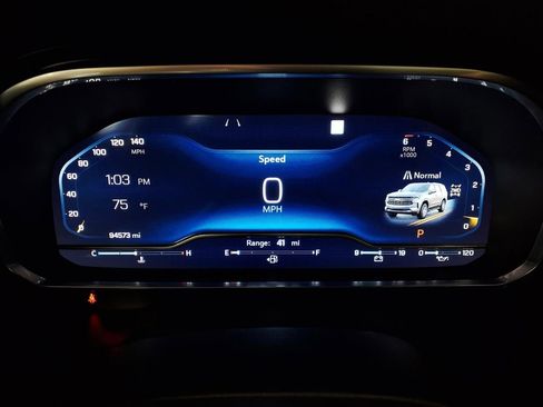 Used 2023 Chevrolet Suburban Z71 image 18