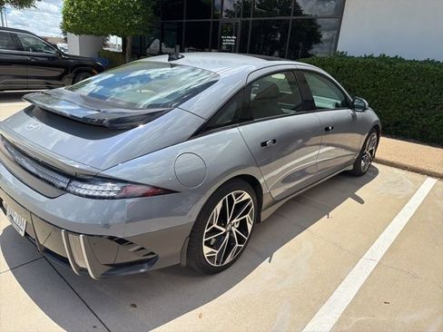 Used 2024 Hyundai Ioniq 6 Limited RWD image 3