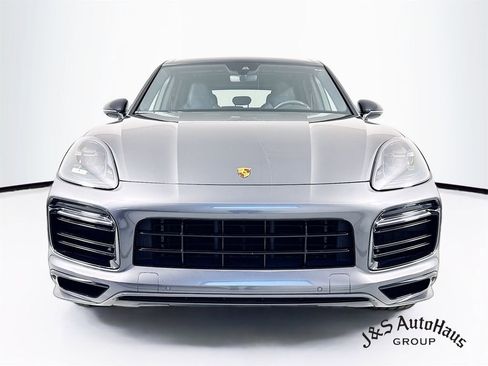 Used 2022 Porsche Cayenne GTS w/ Premium Package image 2