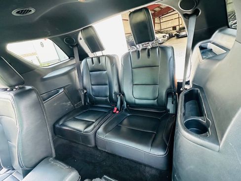 Used 2016 Ford Explorer Limited w/ Equipment Group 301A FWD image 19